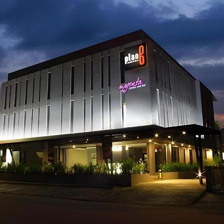 Plan B Hotel Padang Kültér fotó
