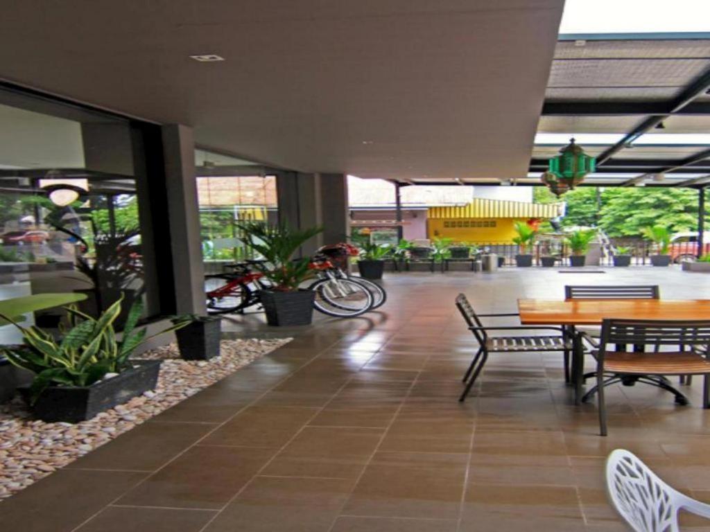 Plan B Hotel Padang Kültér fotó