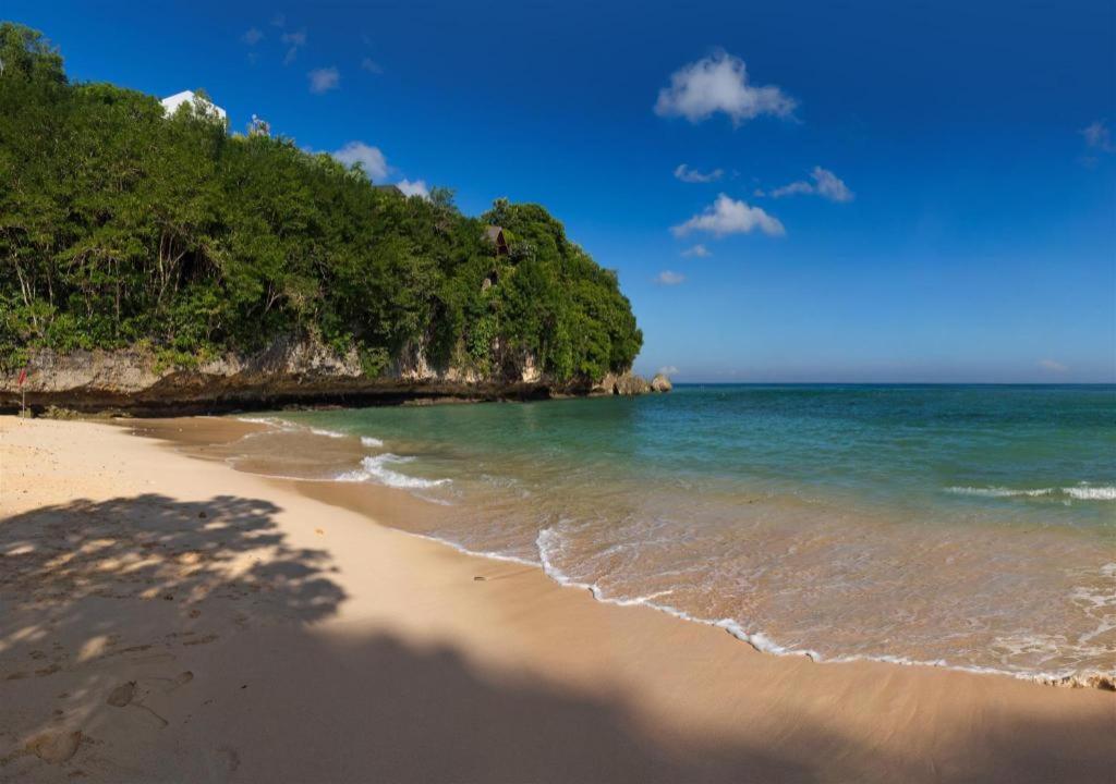 Plan B Hotel Padang Kültér fotó