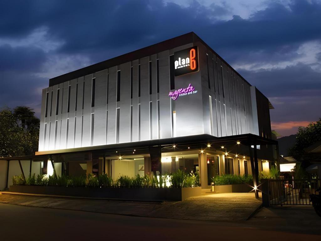 Plan B Hotel Padang Kültér fotó