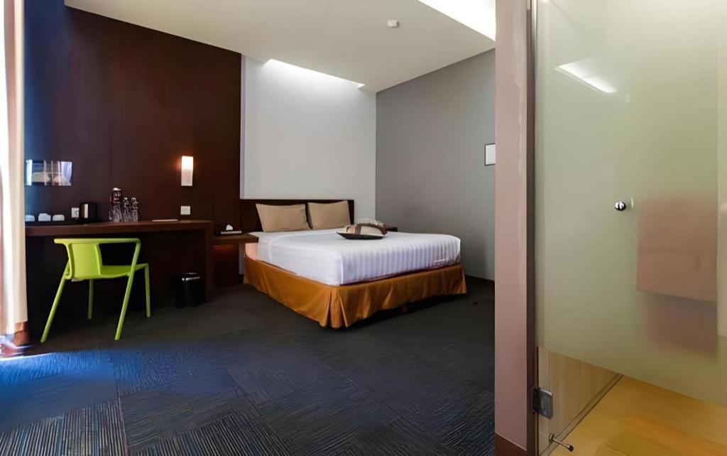 Plan B Hotel Padang Kültér fotó